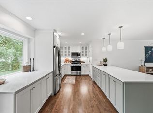 2309 W 104th St, Leawood, KS 66206