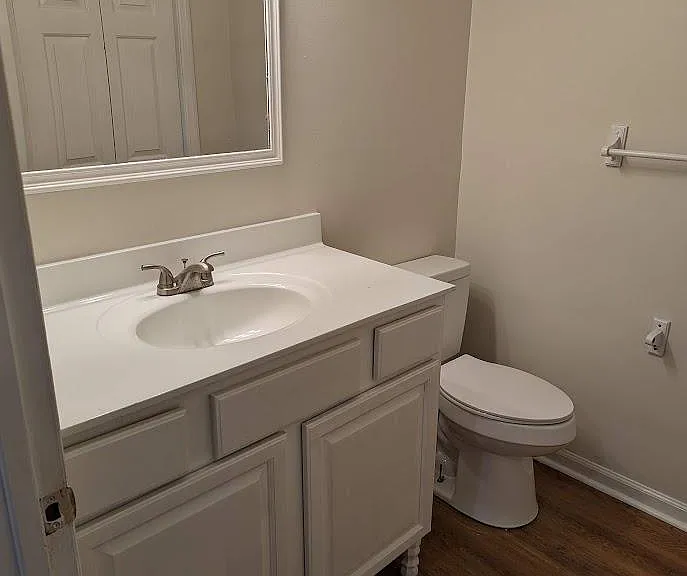 485 Woodview Dr — Photo 10