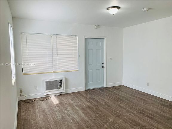 3rd image of 738 NE 86th St #8