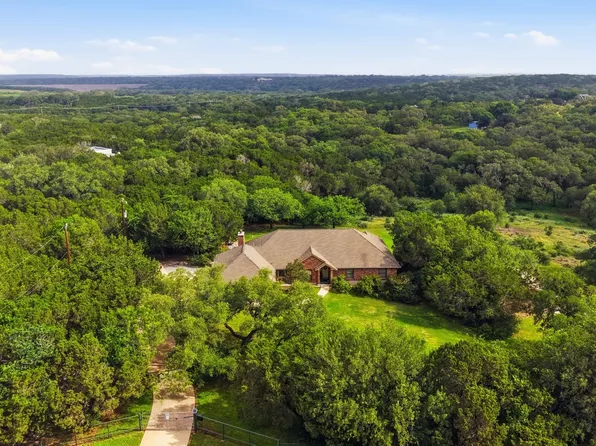 10445 Montanio Dr, New Braunfels, TX 78132