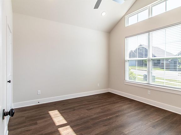 5th image of 7013 Hillside Dr