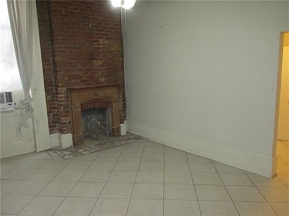 4th image of 928 Conti St APT 1