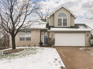 1603 Greenlefe Dr NW, Cedar Rapids, IA 52405