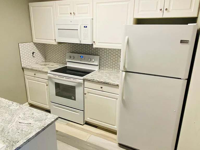 1700 Clinch Ave #107 — Photo 2