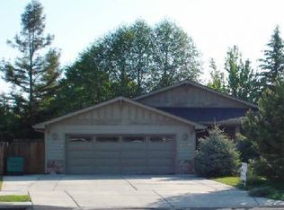 2553 Waters Edge Way, Medford, OR 97504