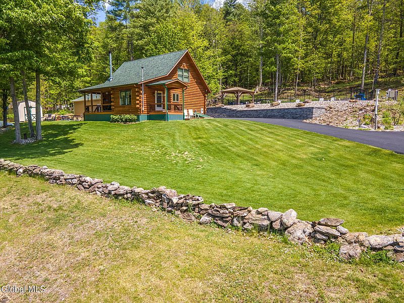 4th image of 396 E Lake Road
