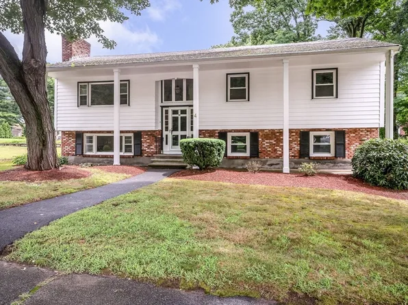 4 Andrews Rd, Wakefield, MA 01880