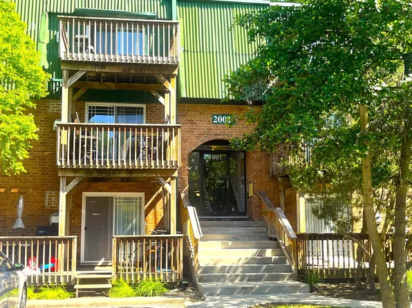 2001 Tall Oaks Dr APT 2A, Aurora, IL 60505