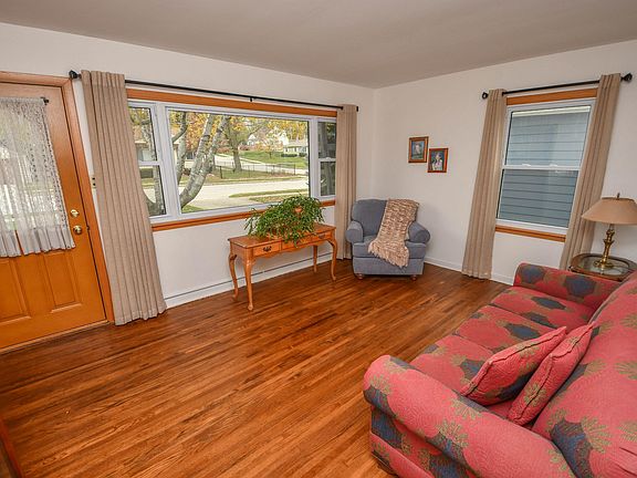 4th image of 1205 Westowne Ave