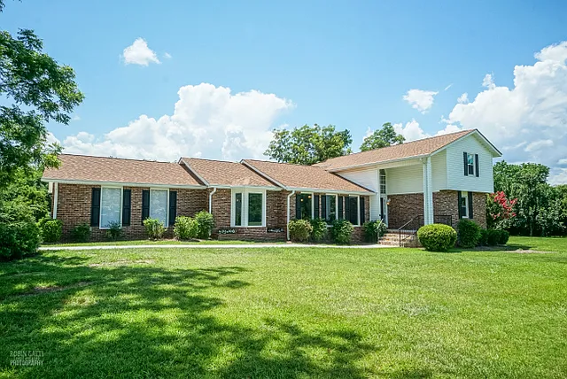 2675 Pineworth Rd photo 1