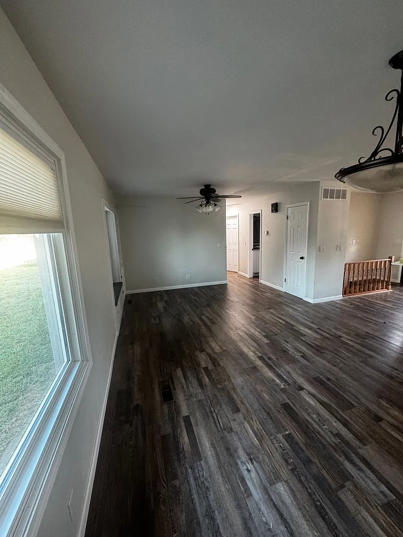 146 N Tarabury Ln — Photo 4