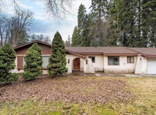 307 S Washington Dr, Mount Shasta, CA 96067