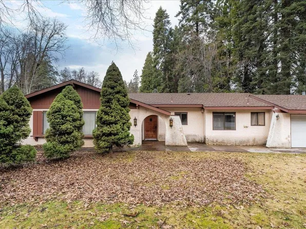 307 S Washington Dr, Mount Shasta, CA 96067