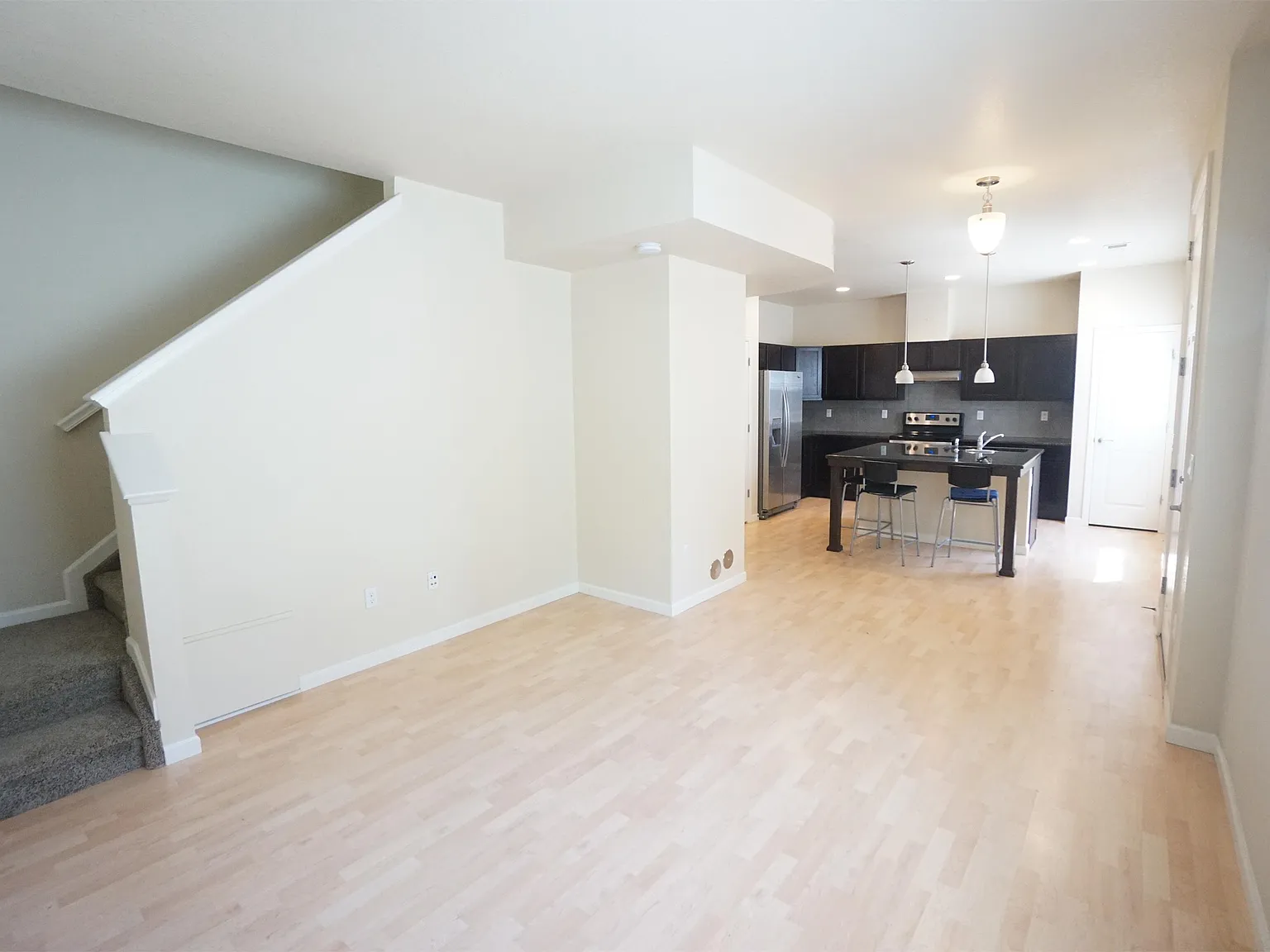 2221 Ulster St - - — Photo 4