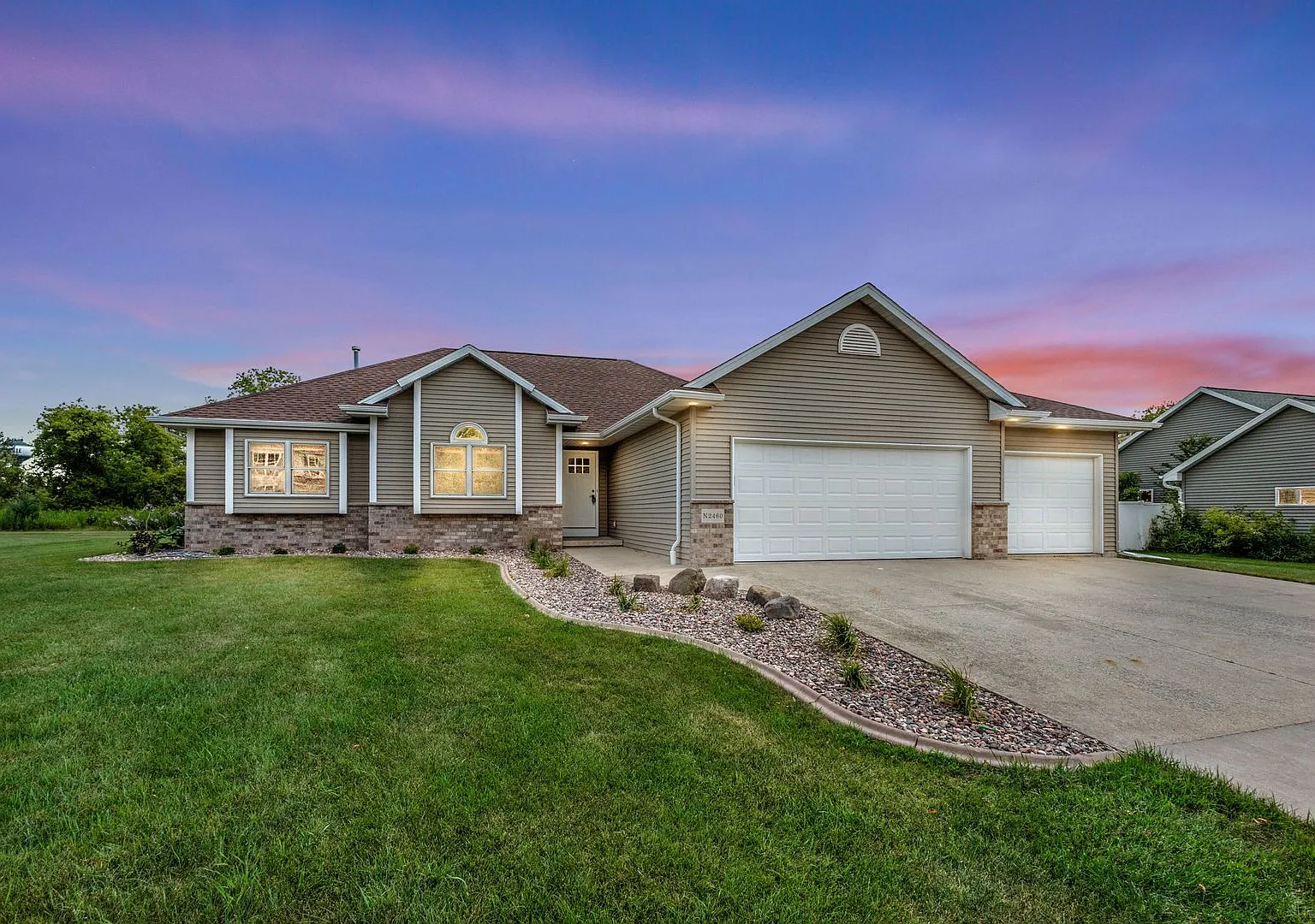 Beautiful Executive Home in Greenville — Photo 1