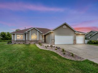 N2460 Benjamin Dr, Greenville, WI 54942