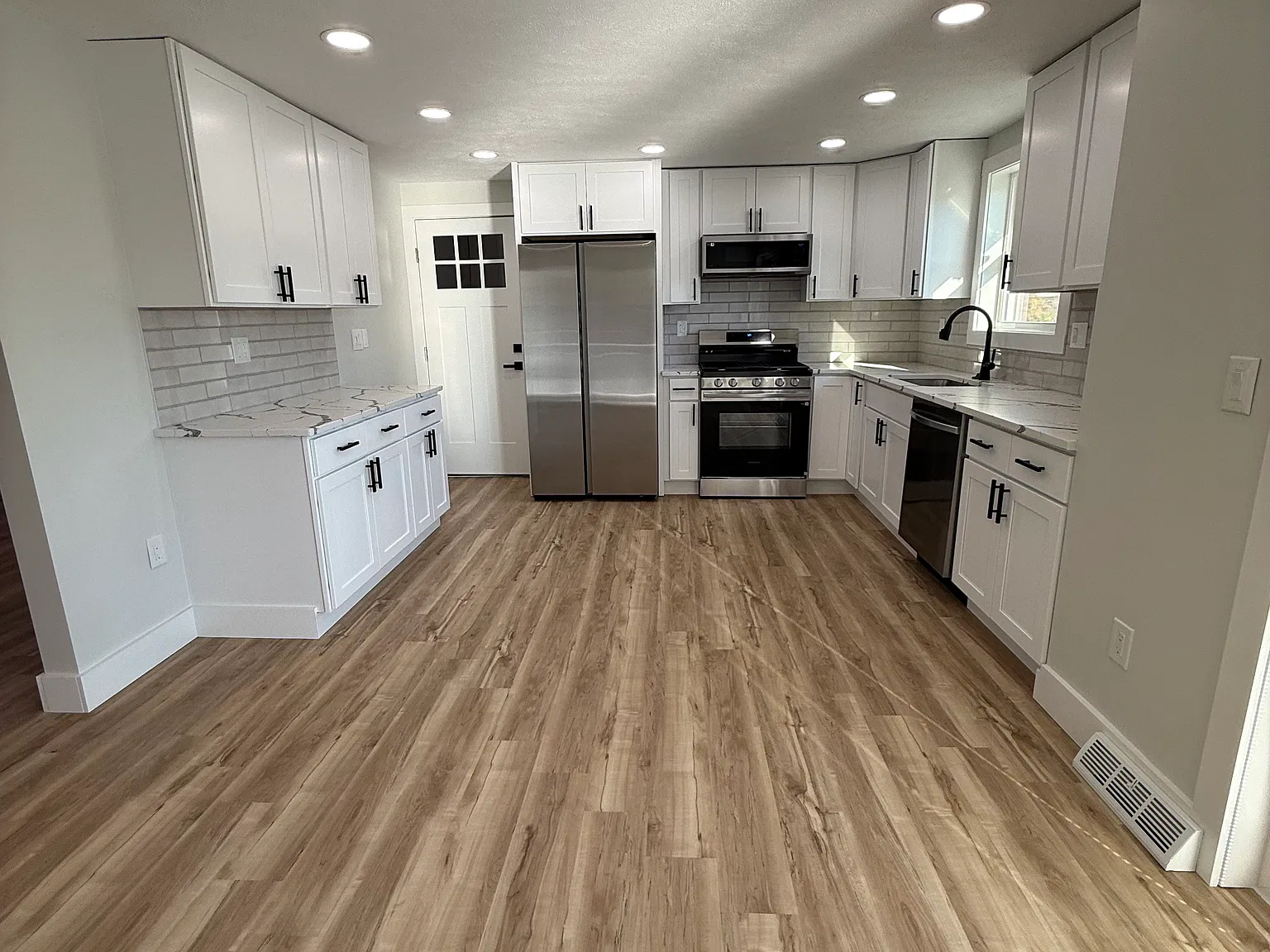 4 bed, 1578 sqft, $3,300 — Photo 2