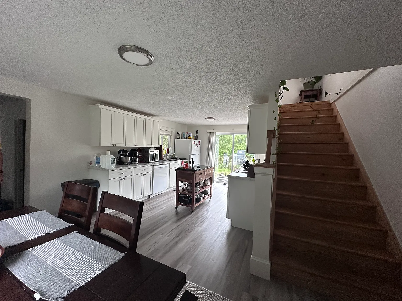 3 bed, $3,000 — Photo 4