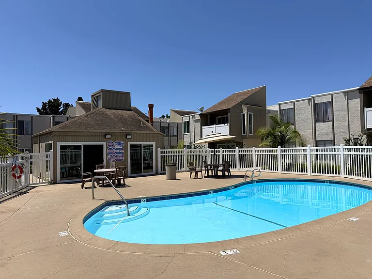 8034 Linda Vista Rd #2V — Photo 10