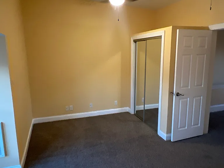 1115 W King St #2 — Photo 6