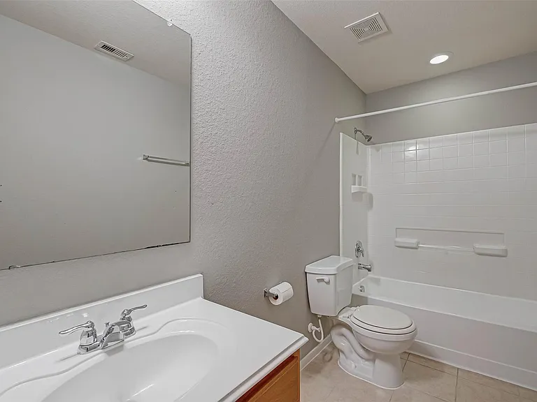 502 Mornington Ln — Photo 35