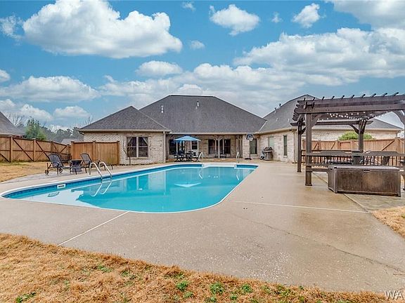 2nd image of 6011 Lake Cove Dr