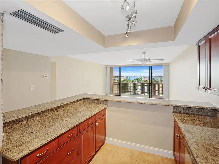 450 Treasure Island Cswy #502 — Photo 14