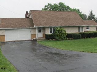 4 Cherry Ln, Hollidaysburg, PA 16648