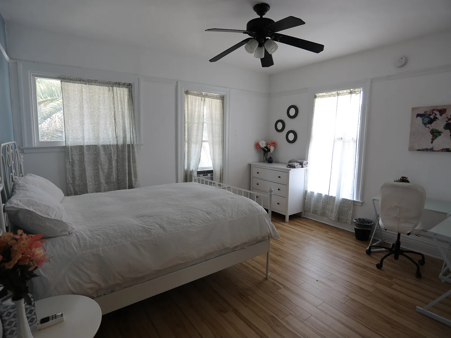 3 bed, 4190 sqft, $1,000 — Photo 3