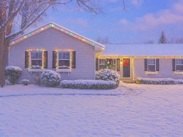 6298 Marsh Rd, Cottrellville, MI 48039