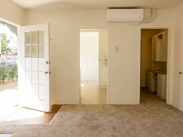 52 W Center St #B — Photo 12