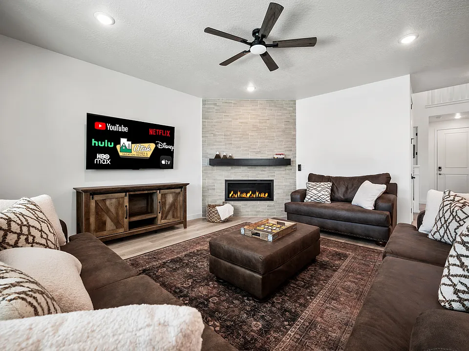 4967 Escalante Ln W