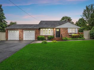 3434 Lorelei Dr, Yorktown Heights, NY 10598