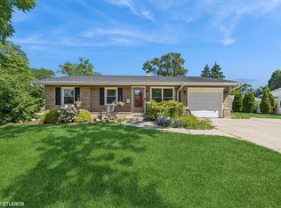346 Birchwood Ave, Elk Grove Village, IL 60007