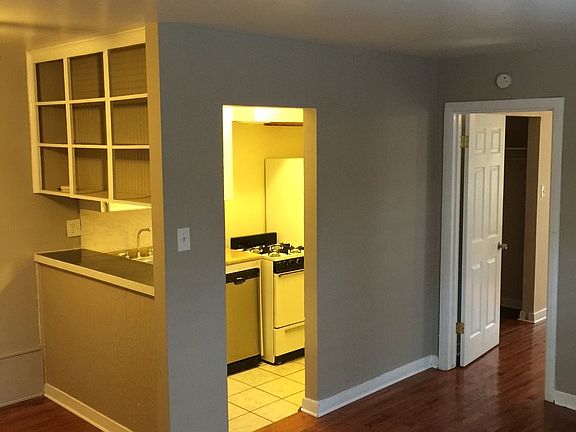 3rd image of 2022 Branard St APT 06