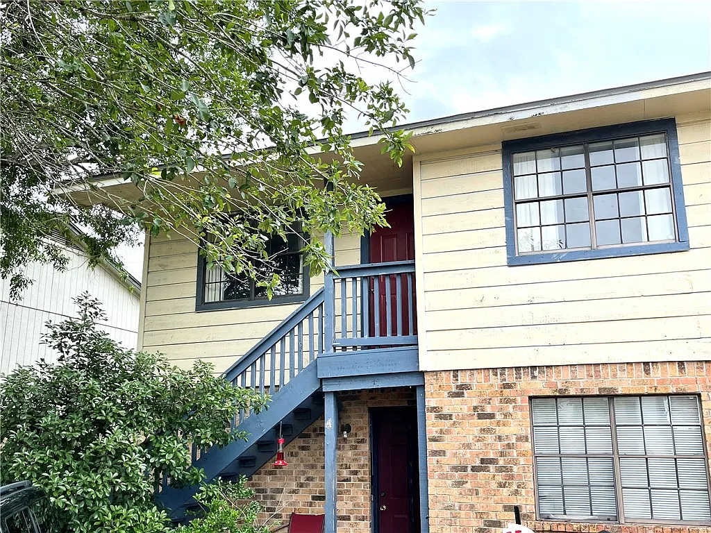 2 bed, 3880 sqft, $850 — Photo 2