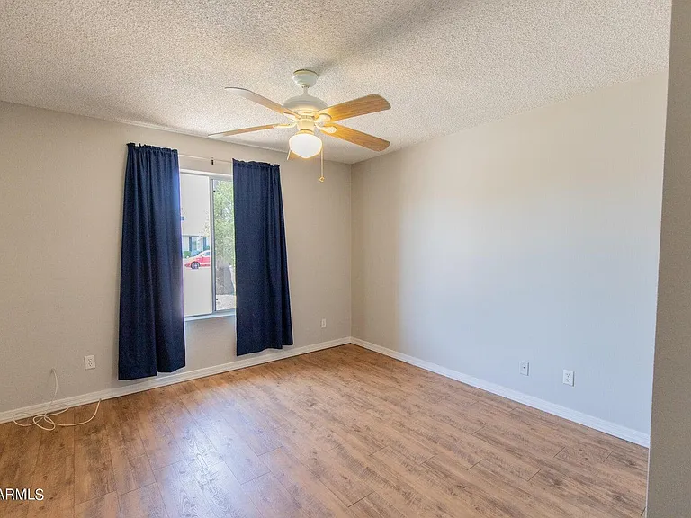 1504 E Palmcroft Dr — Photo 11