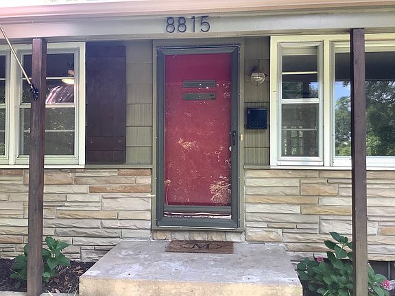 3rd image of 8815 W 66th St