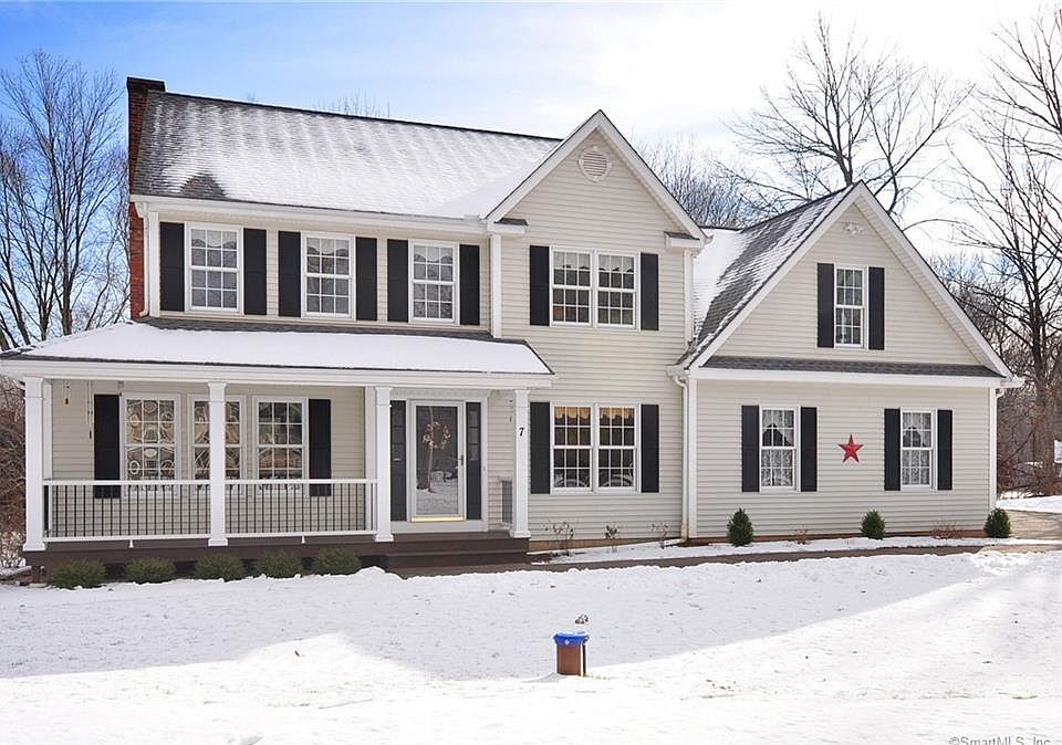 1st image of 7 Trevor Ln