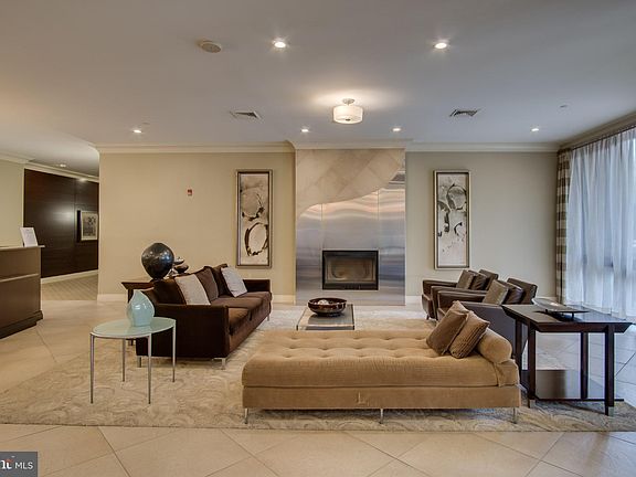 4th image of 2451 Midtown Ave #913