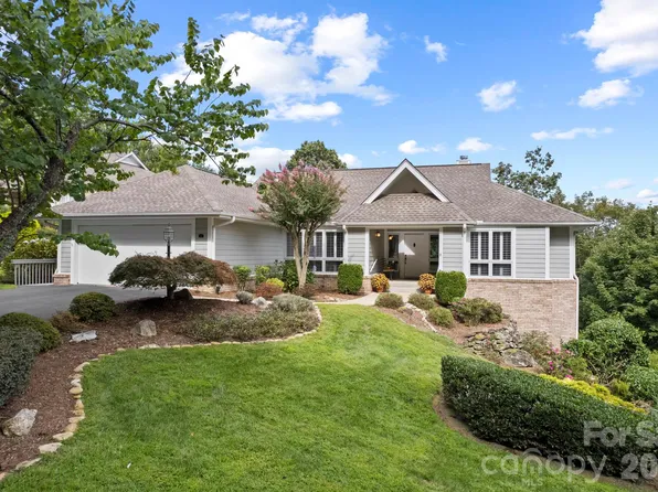 414 Ledgemont Ct, Flat Rock, NC 28731