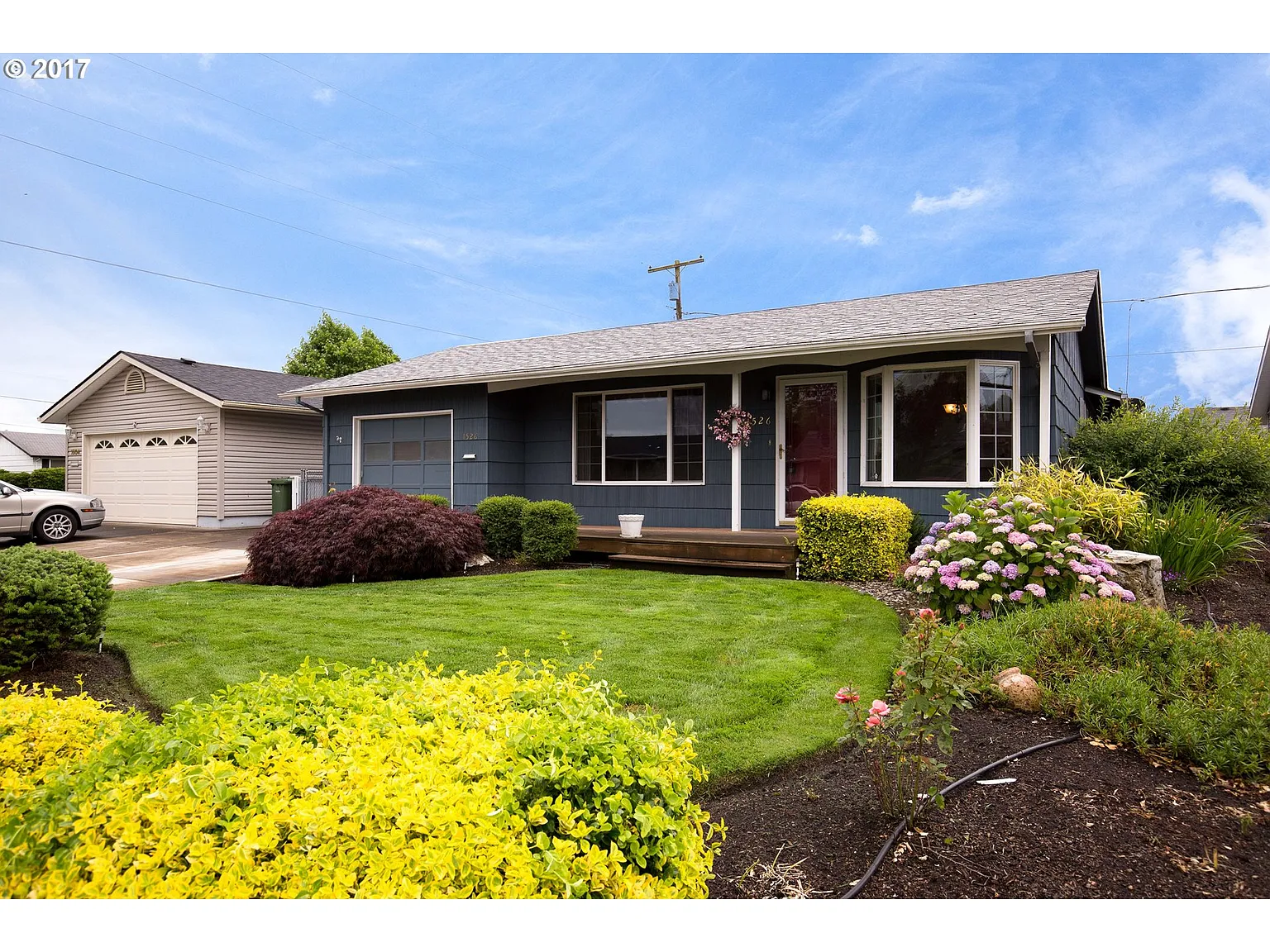 1526 Umpqua Pl photo 1