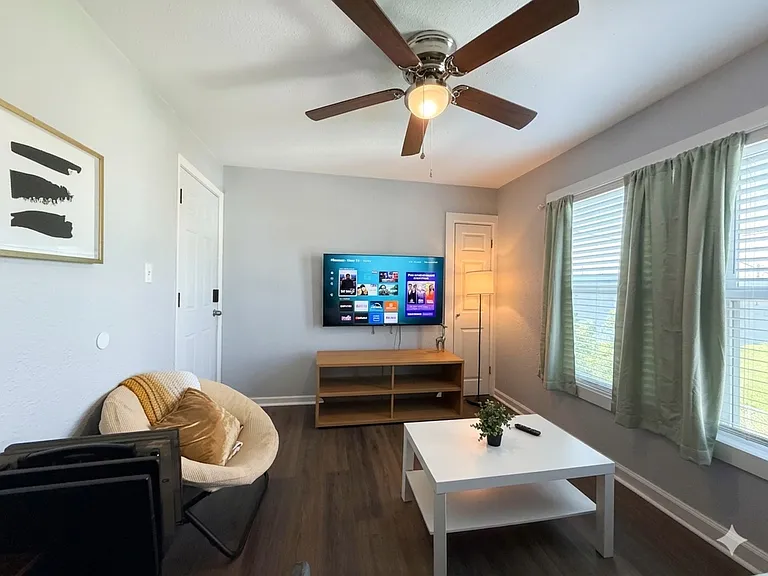 1116 Morgan Ave #201 — Photo 7