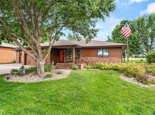 6105 W Oscar Howe Cir, Sioux Falls, SD 57106