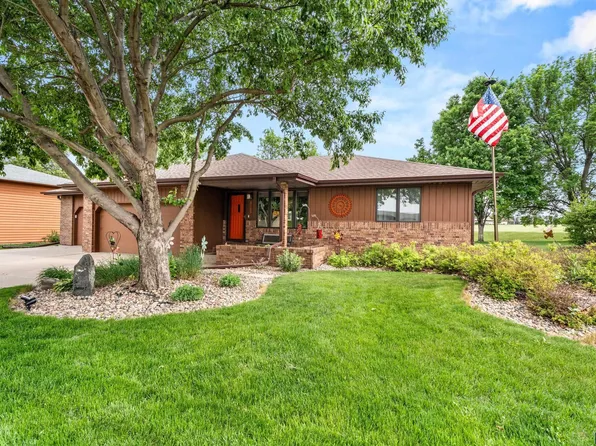 6105 W Oscar Howe Cir, Sioux Falls, SD 57106