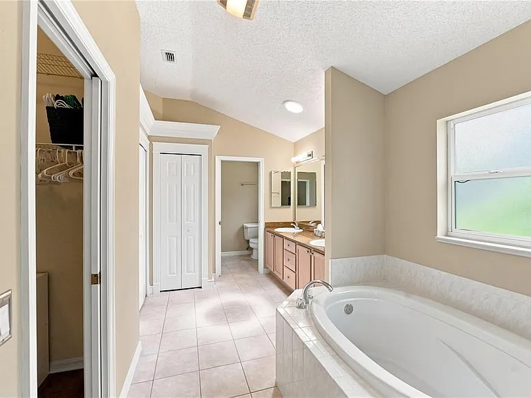 1304 De La Garza Pl — Photo 17