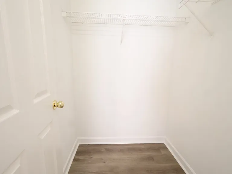 walkin closet