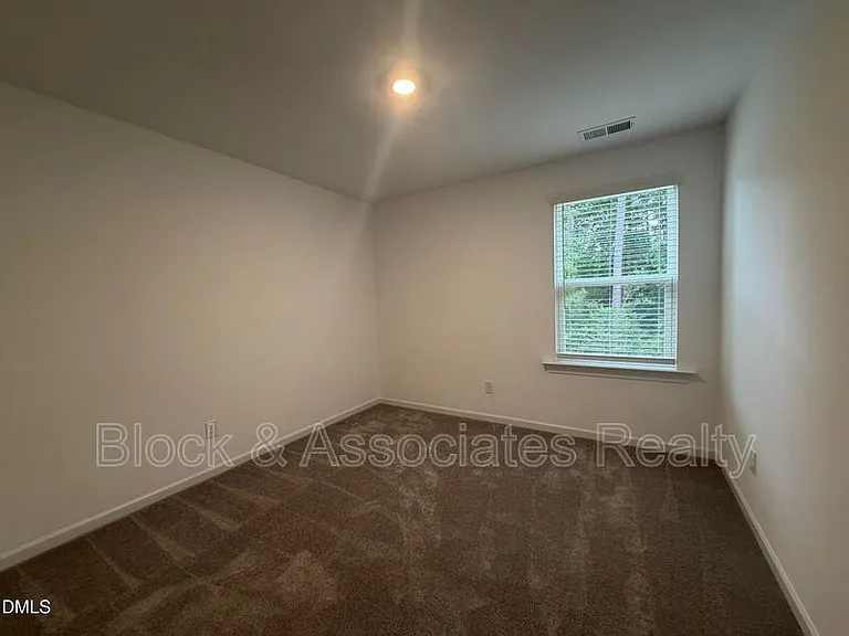 611 Contento Ct — Photo 16