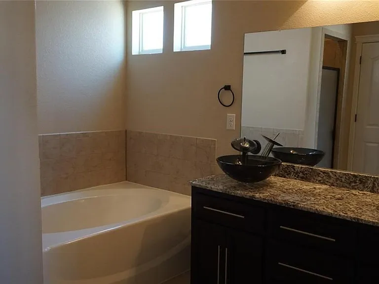 5828 Megan St — Photo 12