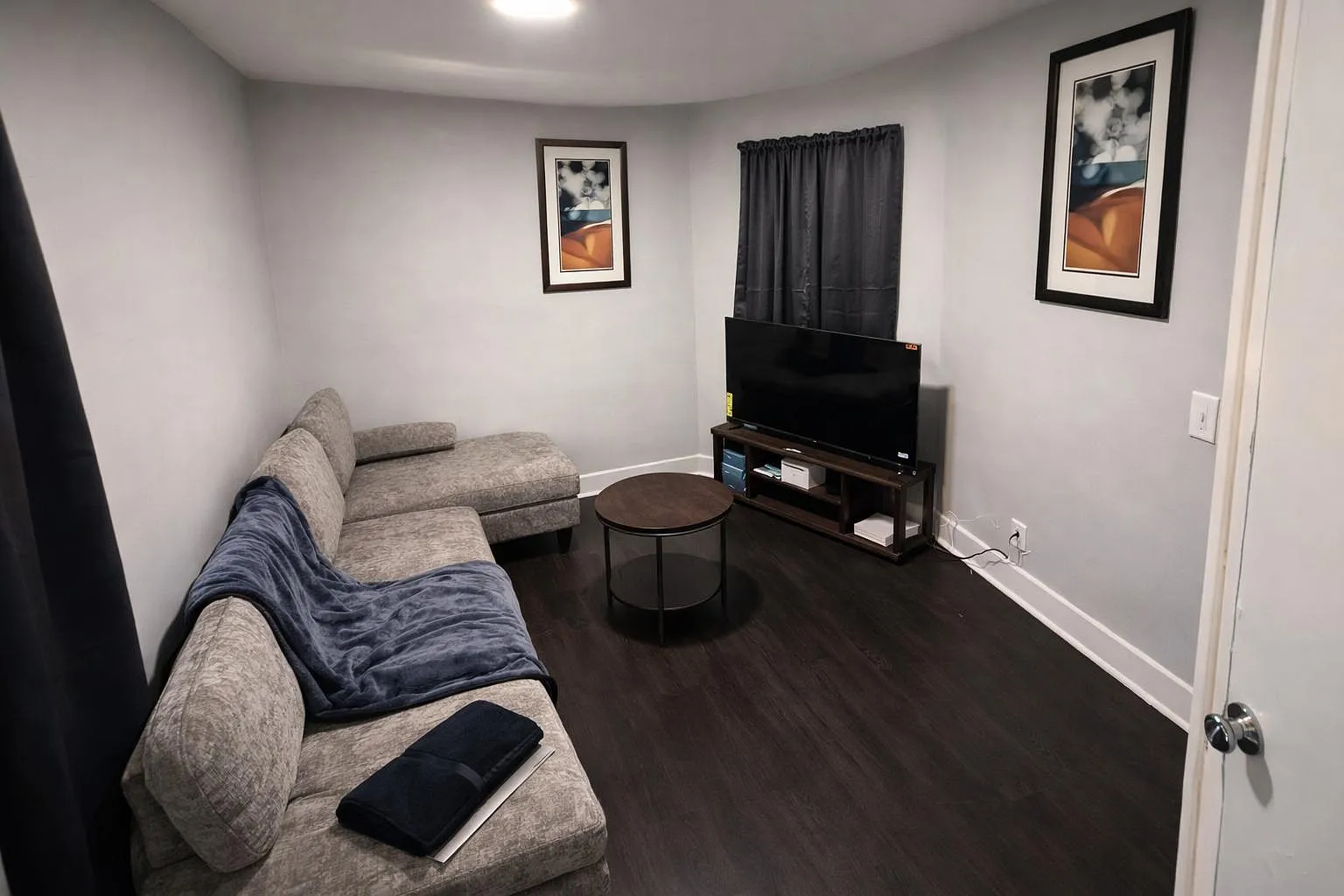 818 Broad St - Unit 2 — Photo 1